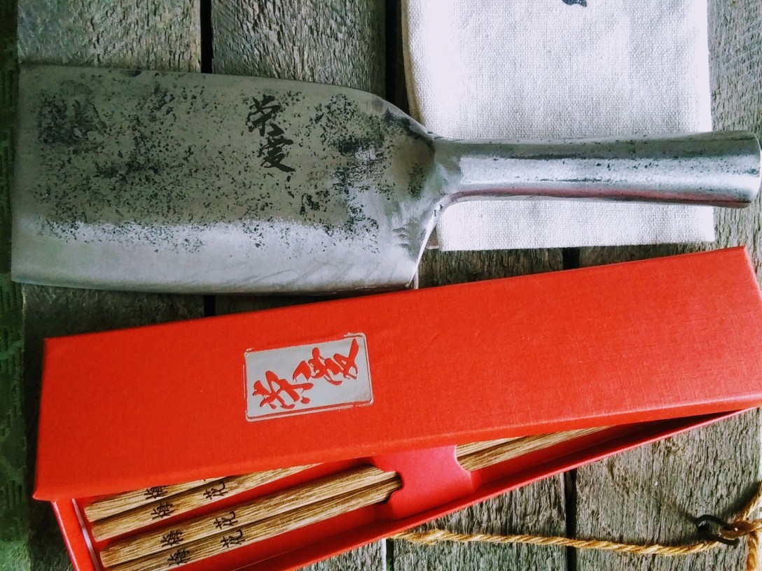 Rong Ai knife and chopsticks